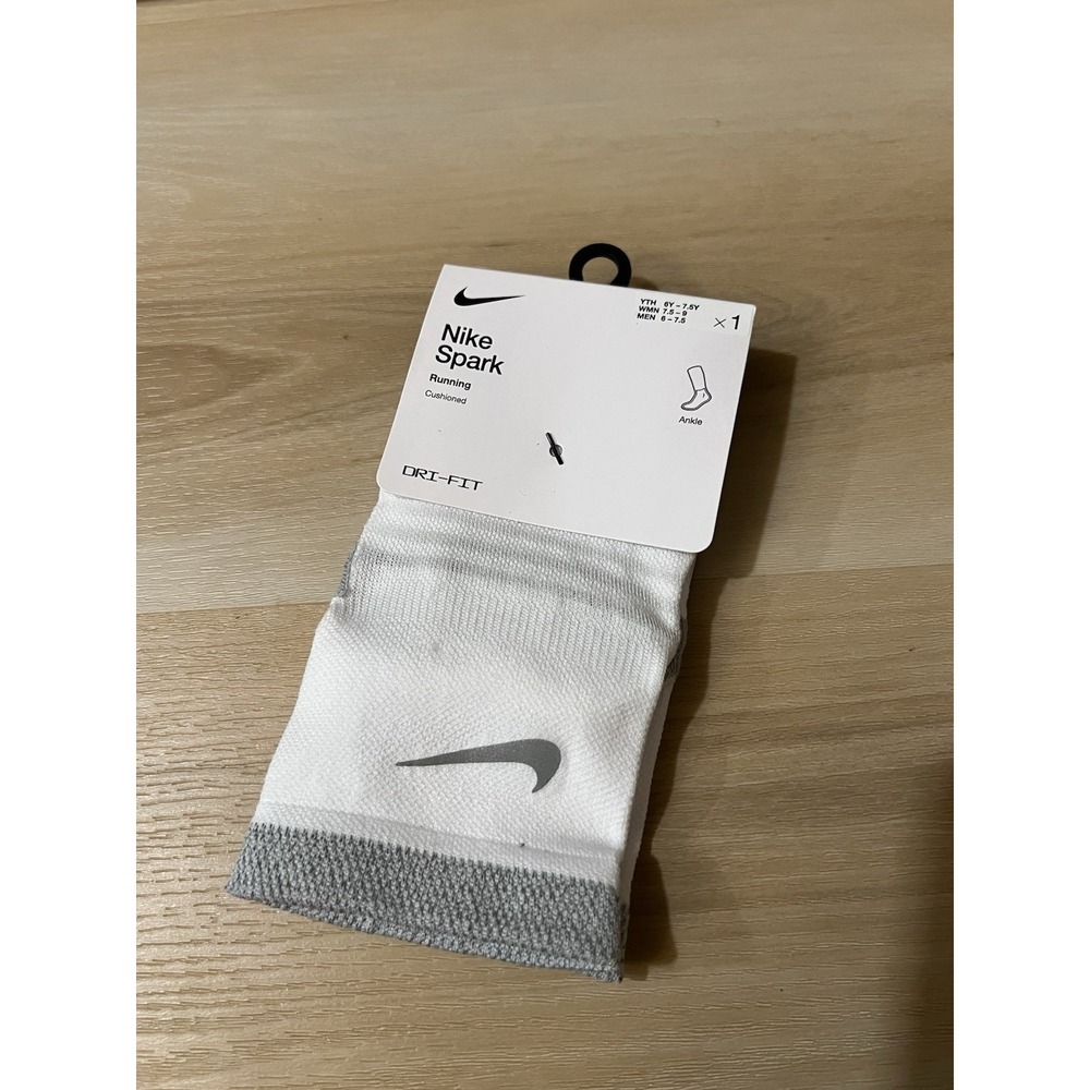 Nike Spark Lightweight Ankle Socks White/3M Women's 7.5-9 Men's 6-7.5